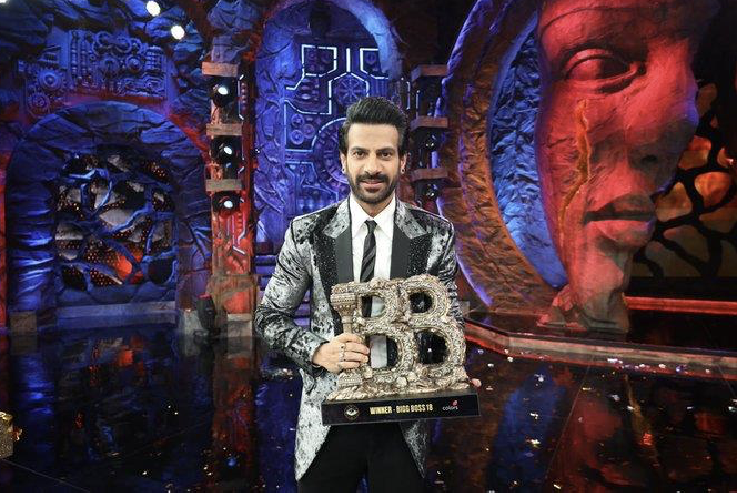 Bigg Boss 18 finale: Karan Veer Mehra lifts BB trophy, beats Vivian Dsena